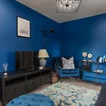 Historic 2Bd Barbican Apt