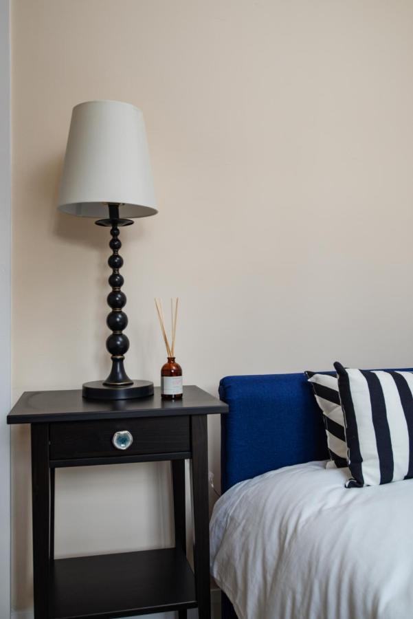 Historic 2bd Barbican Apt *