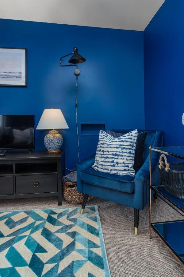Historic 2bd Barbican Apt
