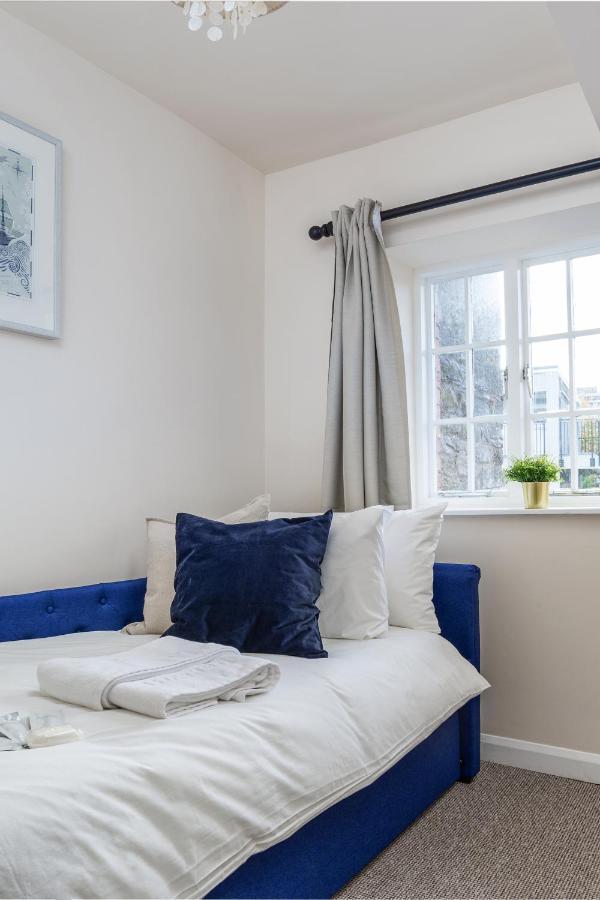 Historic 2bd Barbican Apt *